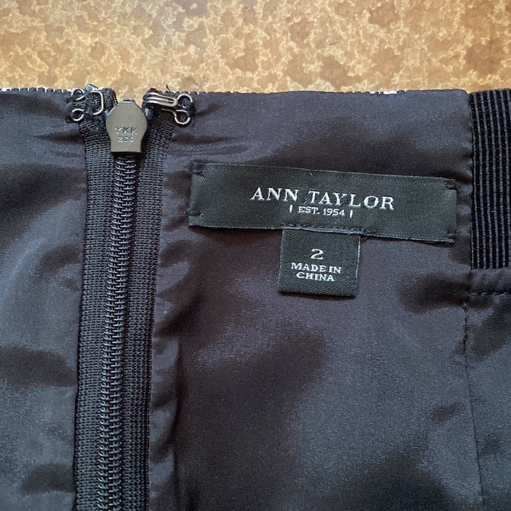 ANN‎ Taylor ribbed abstract tapestry lined mini skirt - Picture 3 of 7